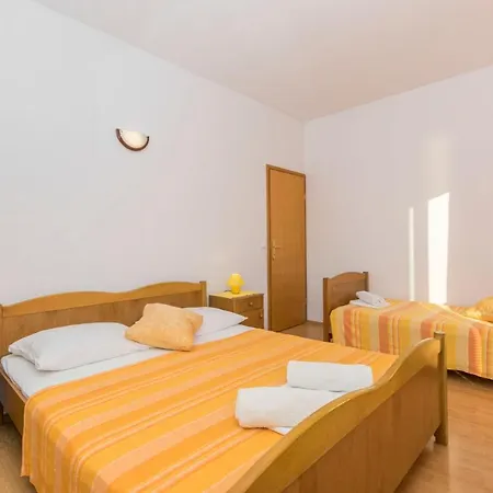 Apartment Ton?i